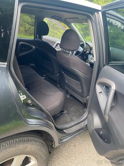 Predam Toyotu Rav4  2,2  2009 - 11