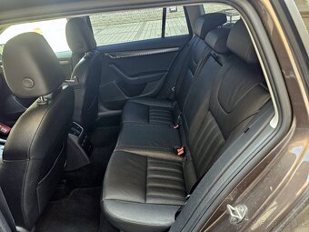 Škoda Octavia Combi 1.6 TDI DSG STYLE F1 LED ACC DCC DVD R16 - 11