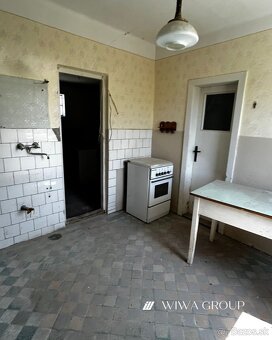 Na predaj starší rodinný dom s veľkým pozemkom v obci Imeľ - 11