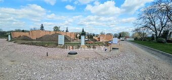 Na predaj sedem rodinných domov v REZIDENČNOM KOMPLEXE... - 11