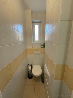 Prenájom veľký 2.izbový byt,2x balkón v centre mesta NR - 11
