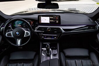 BMW 520d Touring / M Paket / HK Audio / TOP STAV / PANORÁMA - 11