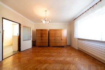 Na predaj dva ihneď obývateľné rodinné domy za cenu jedného  - 11