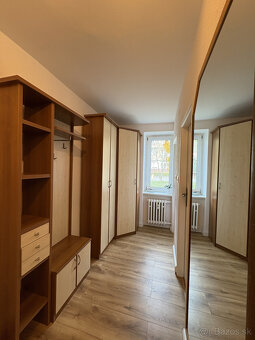 PRENÁJOM 2-izbový byt pri centre mesta s Parkovaním. - 11