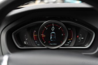 Volvo V40 D4 2.0L R- Desing - 11
