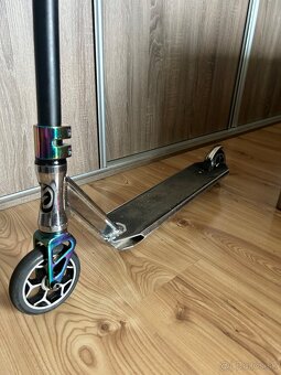 Predám freestyle kolobežku Oxelo – chrómová, vo výbornom sta - 11