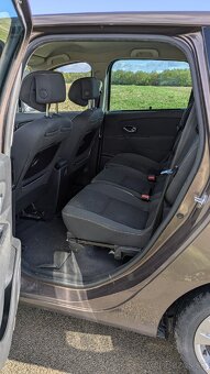 Renault Grand Scenic III 2009 7 miest - 11
