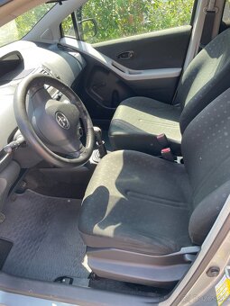 Yaris - 11