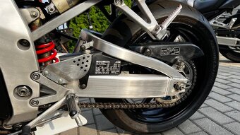 HONDA CBR 900 SC 33 - 11