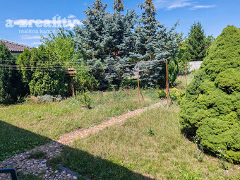 Na predaj rodinný dom s veľkou záhradou v Komárne - 11