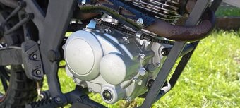 125 crs enduro na značkách - 11