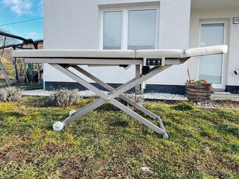 nové NEREZOVÉ elektrické masážne lehátko - 11