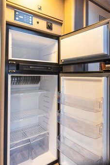 Prenájom Autokaravanu Etrusco T6900 DB - 11