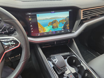 VW Touareg R-Line - 11
