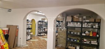 Obchodné priestory za cenu bytu - 11