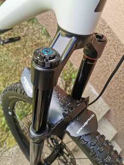 Horsky bicykel celoodpruzeny carbon ram L pneu 29 - 11