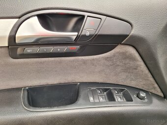 Audi Q7 3.0 TDI S-Line Quattro 7 míst - 11