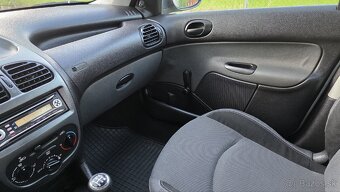 Predám Peugeot 206 1,4 benzín - 11