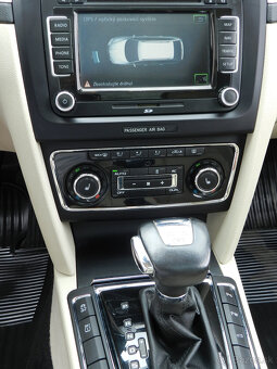 Škoda Superb Combi 2.0 TDI CR Elegance DSG Panorama Webasto - 11