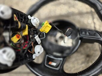 Predám trojramenny volant S-line pre Audi - VÝBORNÝ STAV - - 11