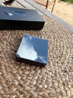 Samsung galaxy Z Flip 5, úplne novy telefón - 11