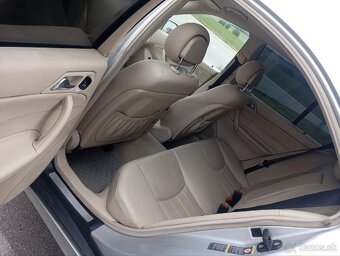 Mercedes Benz C-Class - 11