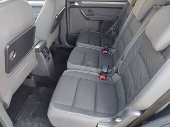 Volkswagen Touran Facelift 2.0 TDI CR 103kw 7-Miestné - 11