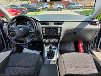 ŠKODA OCTAVIA COMBI 1.6 CRTDI 77KW ELEGANCE - 11