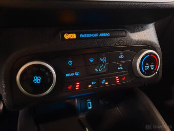 Ford Focus Kombi 2.0 TDCI AUTOMAT Titanium - 11