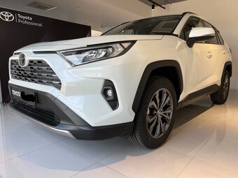 Letne pneumatiky, disky a senzory tlaku z Toyoty RAV4 2024 - 11