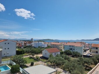 CHORVÁTSKO - Luxusný dom s troma apartmánmi - VODICE - 11