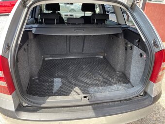 Škoda Octavia Combi 1.9 TDI Ambiente - 11