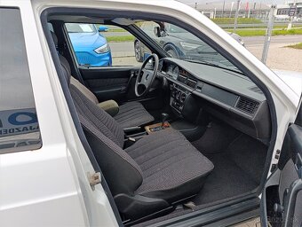 Mercedes-Benz 190 E - 11