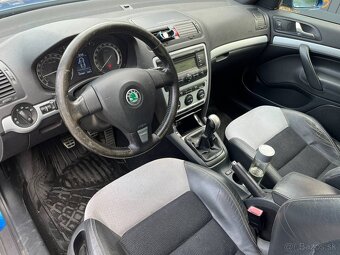 Škoda Octavia Combi 2.0 TFSI RS - 11