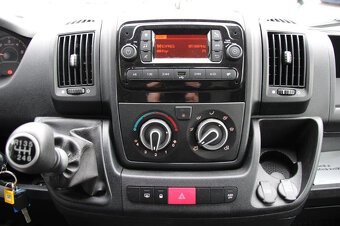 Dodávka CITROËN Jumper FT 35 L3H2 BlueHDi 140k S&S,r.v. 2023 - 11