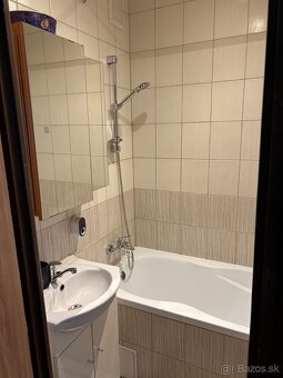 Prenájom veľký 2 izb.byt, ul. Hollého, balkón. - 11