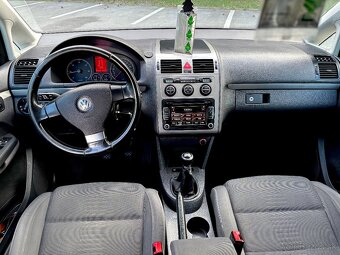 VW Touran HIGHLINE 2.0Tdi 125kw 170Ps Rok 2009 - 11