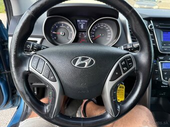 Hyundai i30 kombi 1.6i CRDi 16V DOHC Comfort - 11