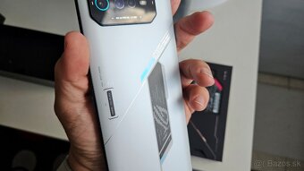 Asus Rog Phone 6 - jemná puklina - 11