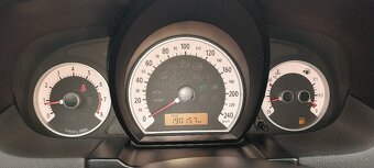 Kia Ceed - 11