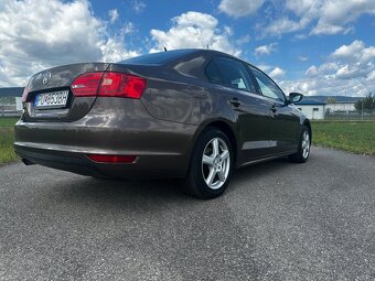 VOLKSWAGEN JETTA 1.2 tsi - 11
