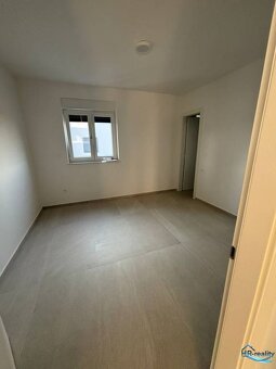 Privlaka - apartmán v novostavbe len 80m od mora - 11