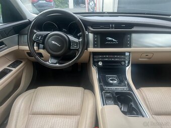 Jaguar XF 2,0 diesel AWD automat 132 kW 4x4 - 11