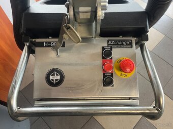 Planetarna bruska na beton HTC 500, Hladicka lesticka - 11