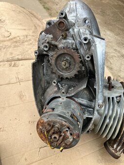 jawa 350 360  rám s motorom - 11