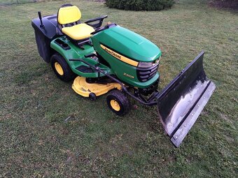 Zahradní traktor John Deere X300R - 11