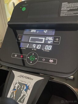 Lifefitness  2 x stroje do fitka aj na doma - 11
