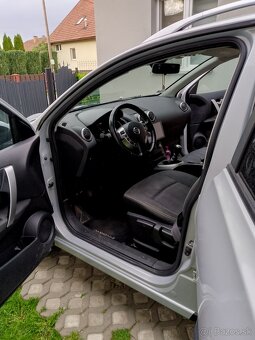 Nisan Qashqai+2 - 11