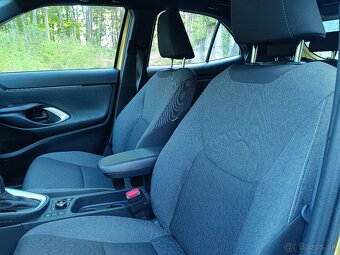 Toyota Yaris Cross Hybrid 4x4 rok 2021, najeto: 34.122 km - 11
