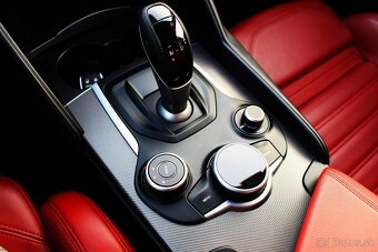 Alfa Romeo Giulia 2.0 Turbo 280 Veloce AT AWD, DPH, 62.000km - 11